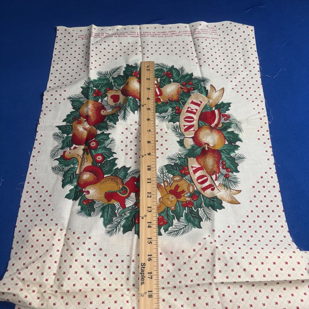 Vintage Christmas Wreath-Quilt-Pillow Cotton 2 Square Panel Ameritex Cut-n-Sew - Picture 3 of 7